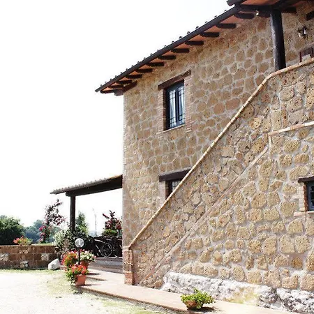 Borgo Nociquerceto Hotel 4*