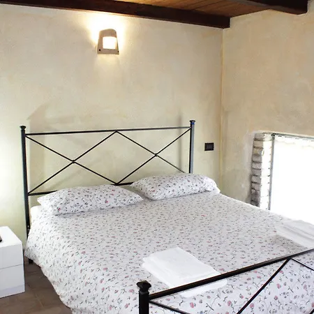 Borgo Nociquerceto 4* Tarano