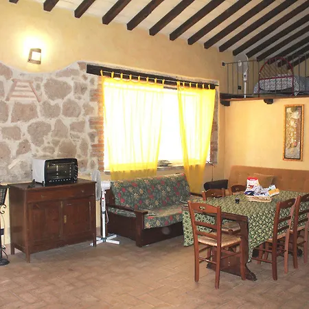 Borgo Nociquerceto 4* Tarano