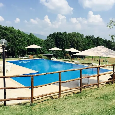 Borgo Nociquerceto 4* Tarano